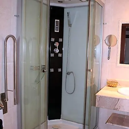 Hotel La 2*